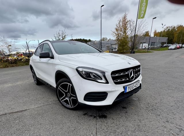 Mercedes-Benz GLA i Jönköping