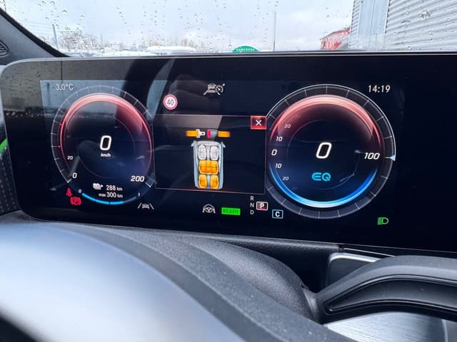 Mercedes-Benz EQB i Jönköping