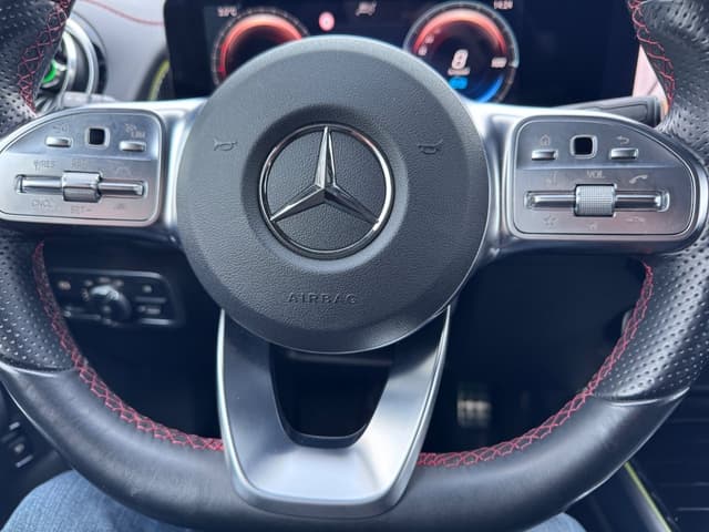 Mercedes-Benz EQB i Jönköping