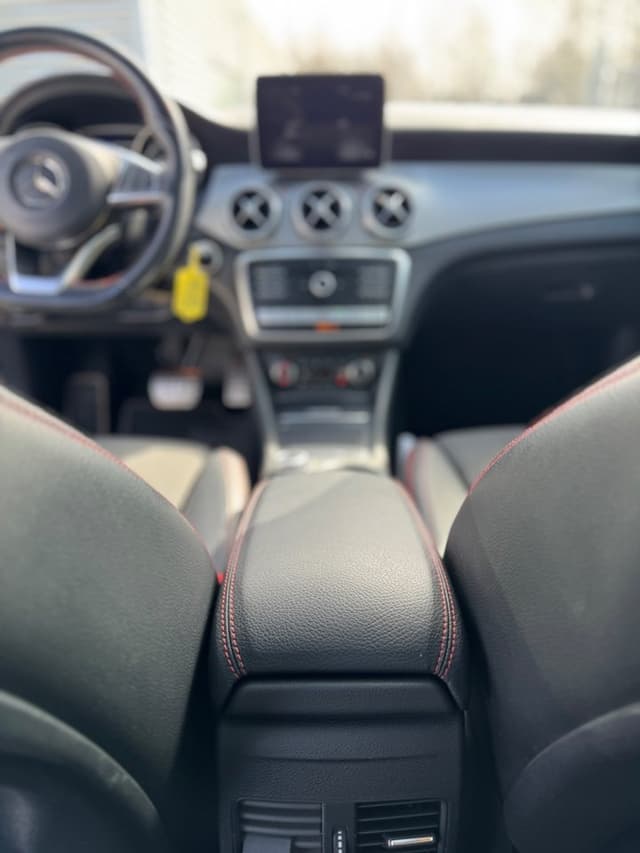 Mercedes-Benz GLA i Jönköping